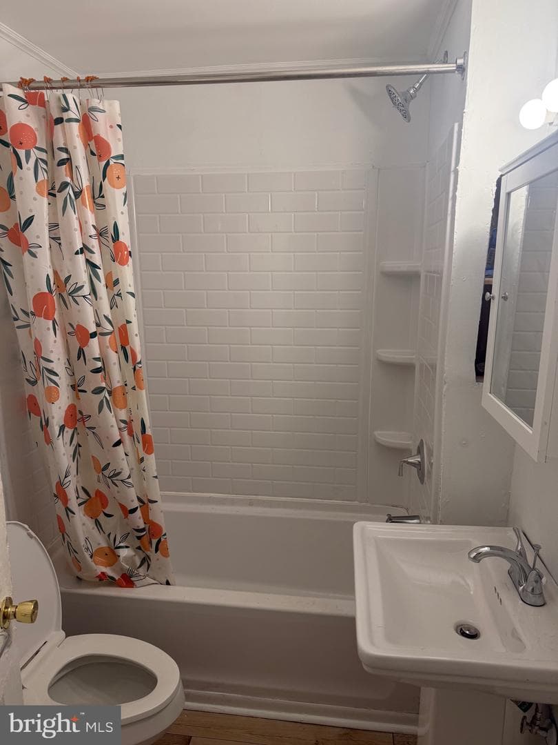 213 E Elm Street photo 4