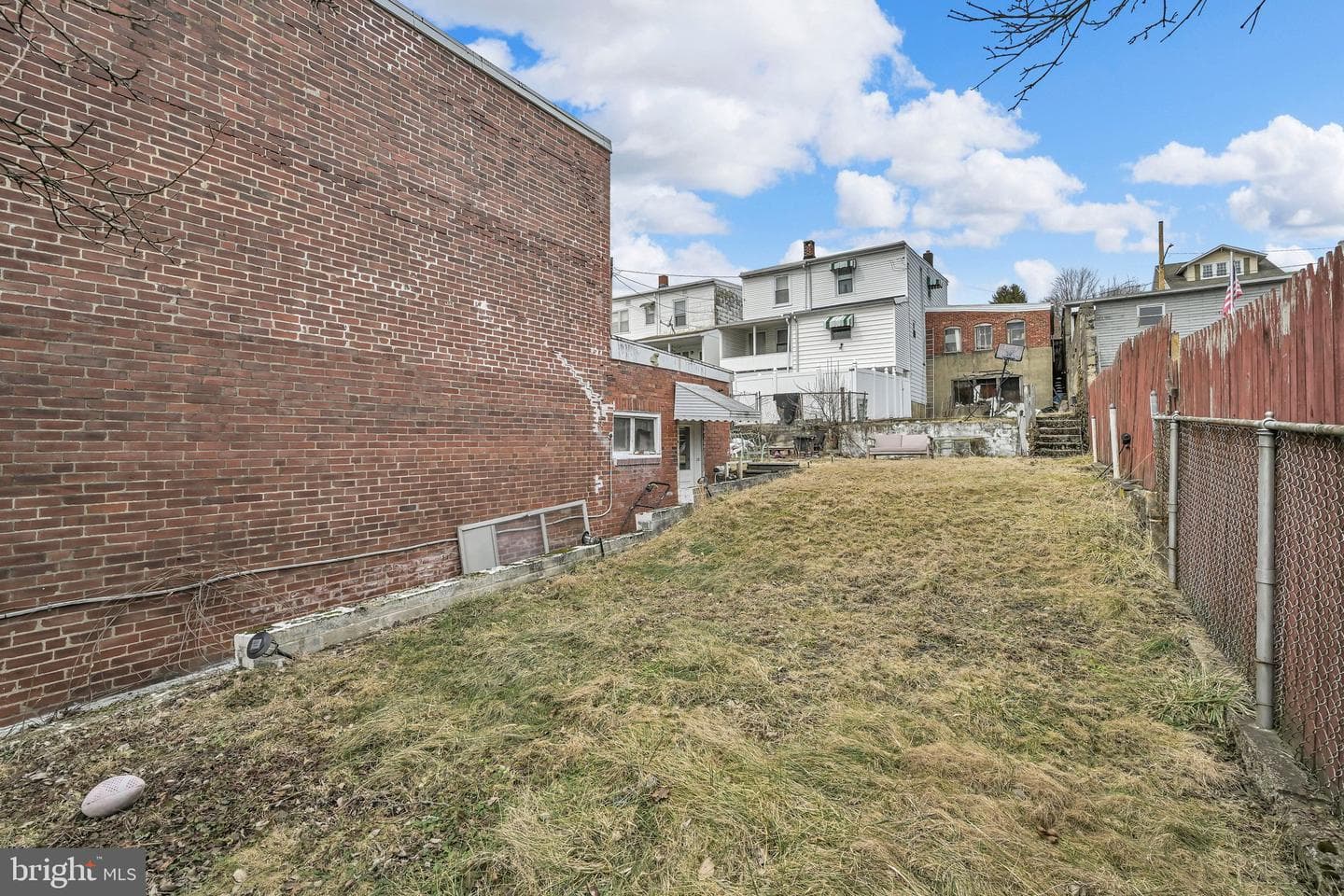 604 Fairview Street photo 4