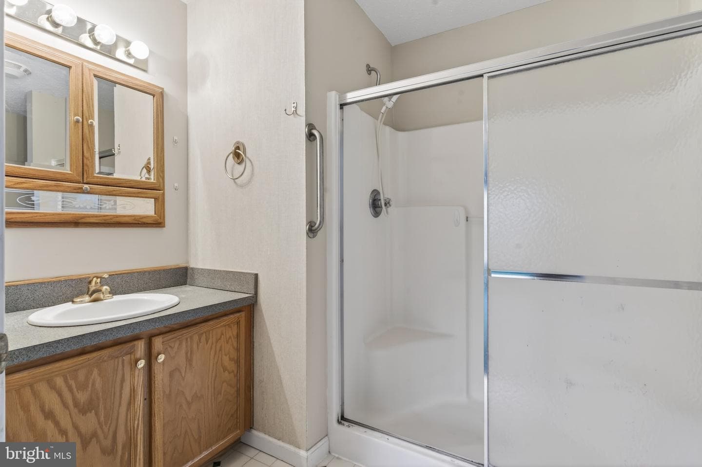 860 Trestle Court photo 23
