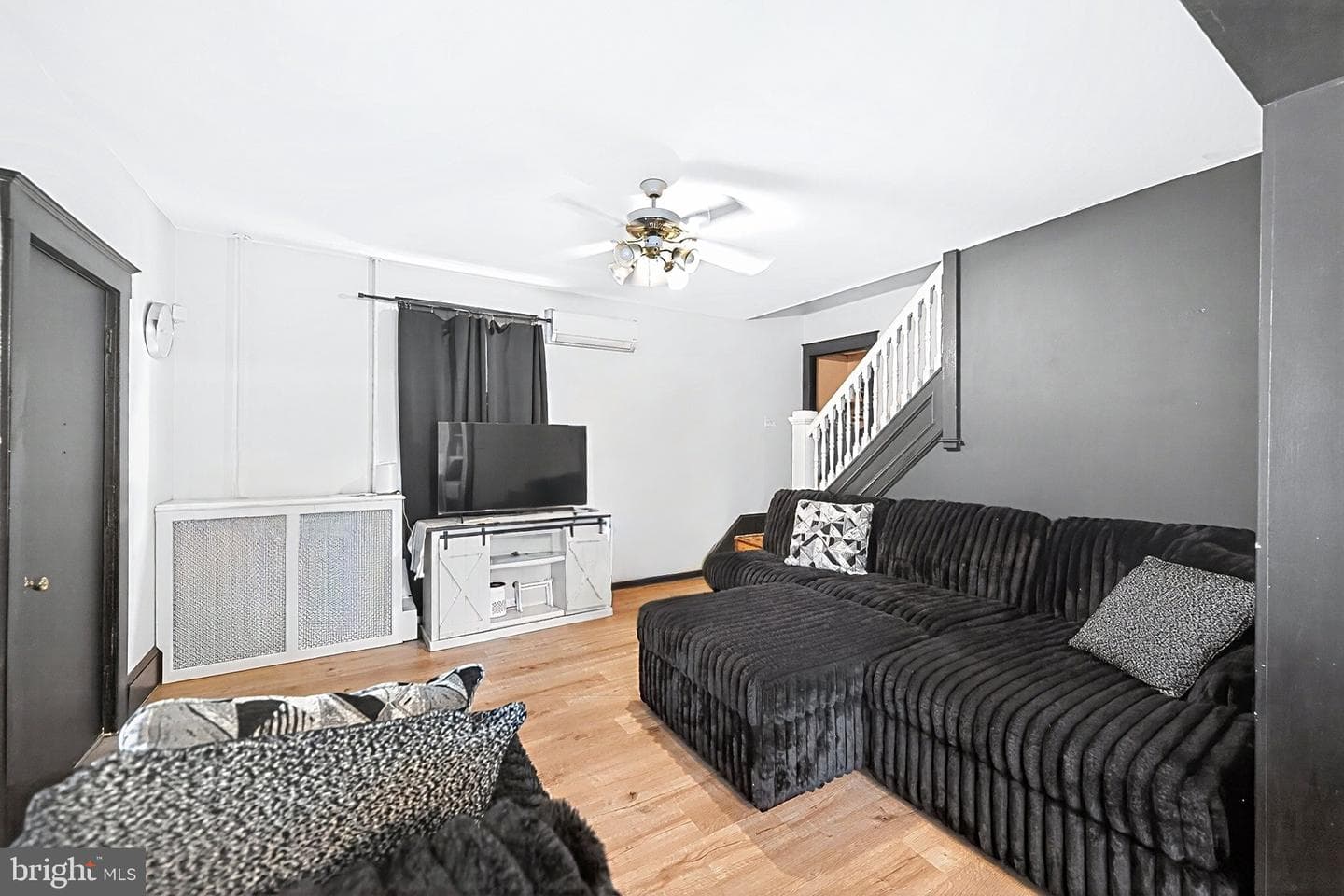 10 Laurel Street photo 8
