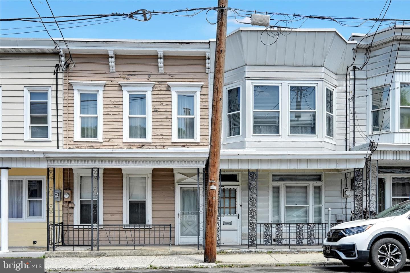 527 W Mahanoy Street photo 2