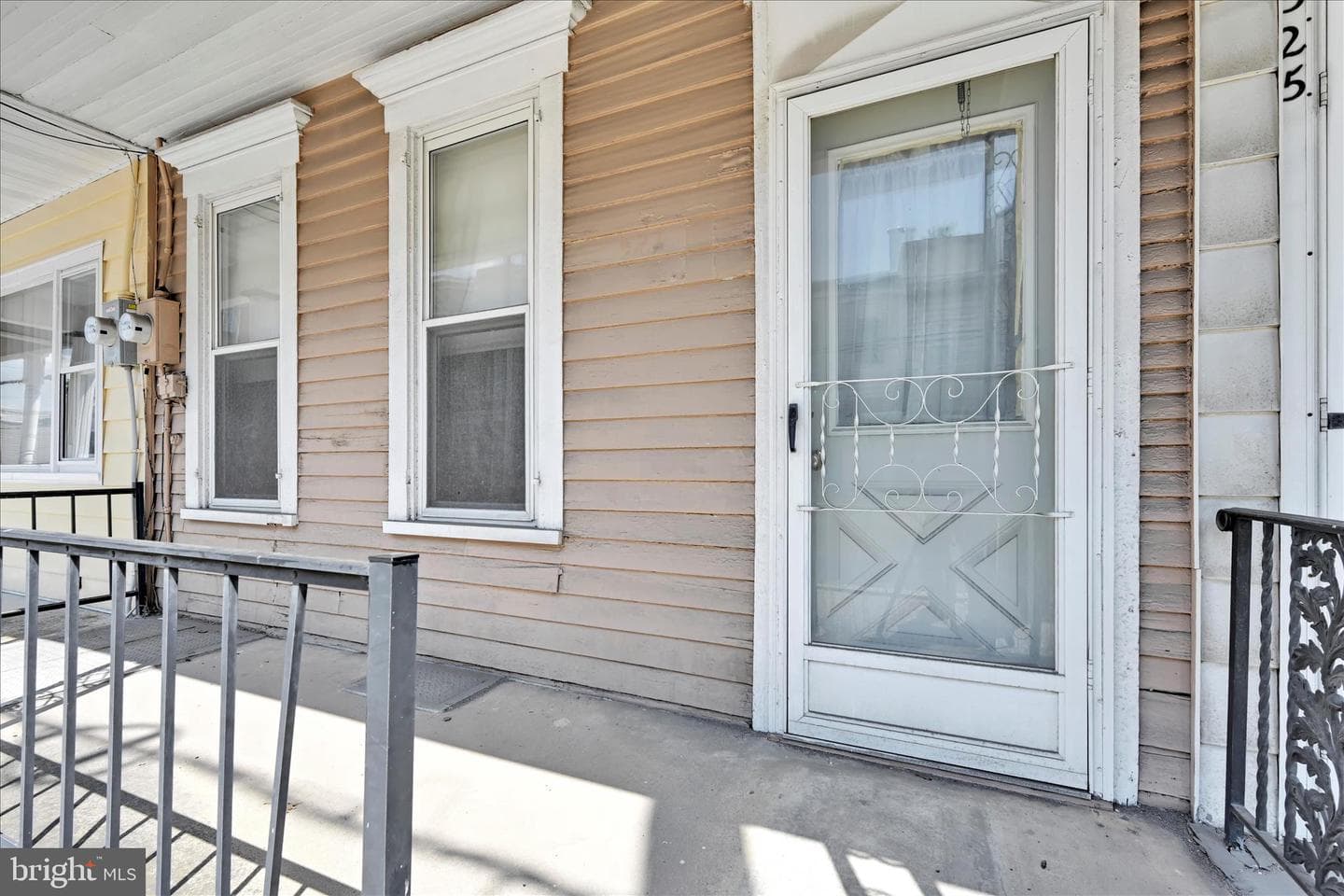 527 W Mahanoy Street photo 3