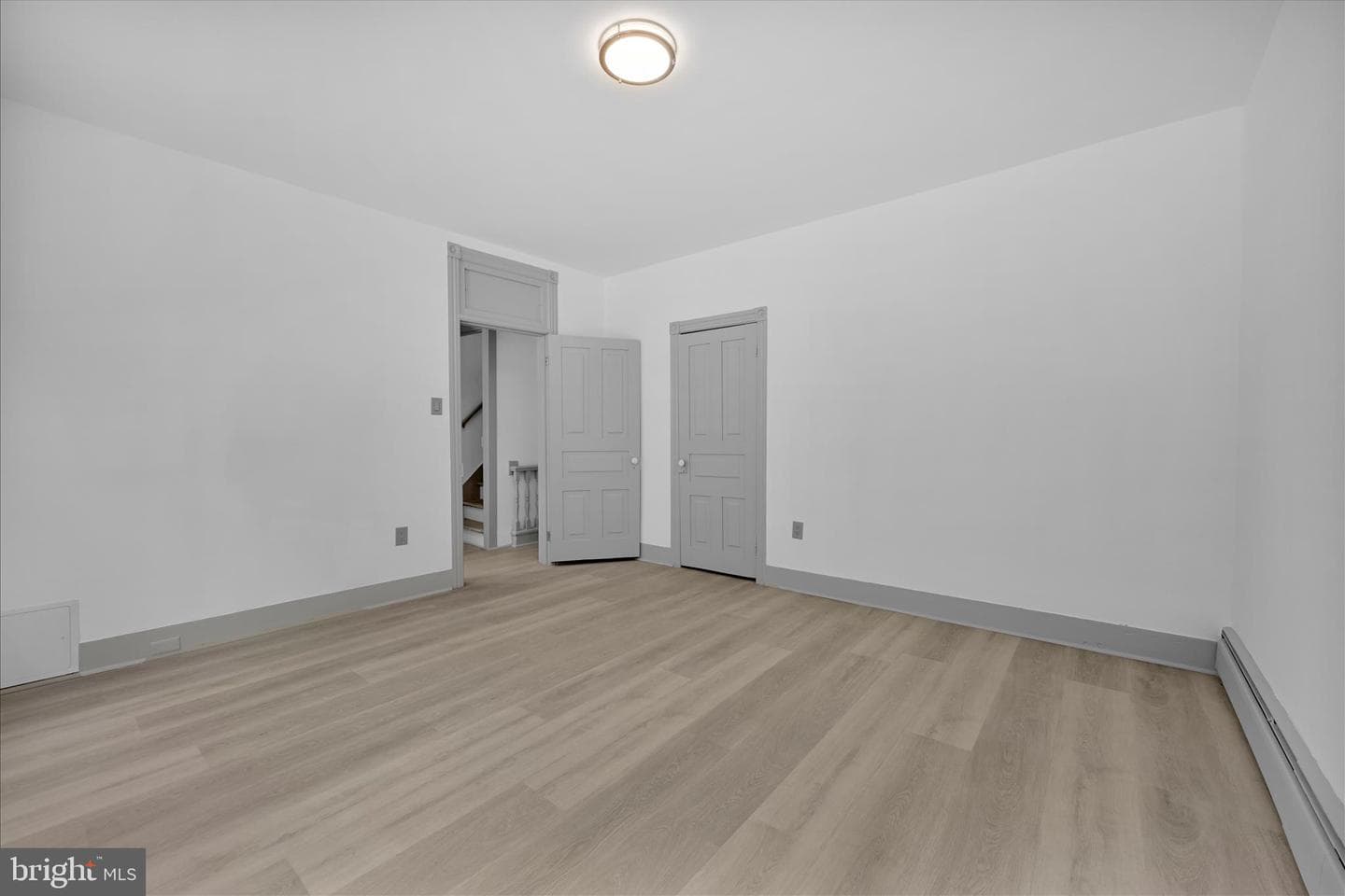 114 E Main Street photo 23