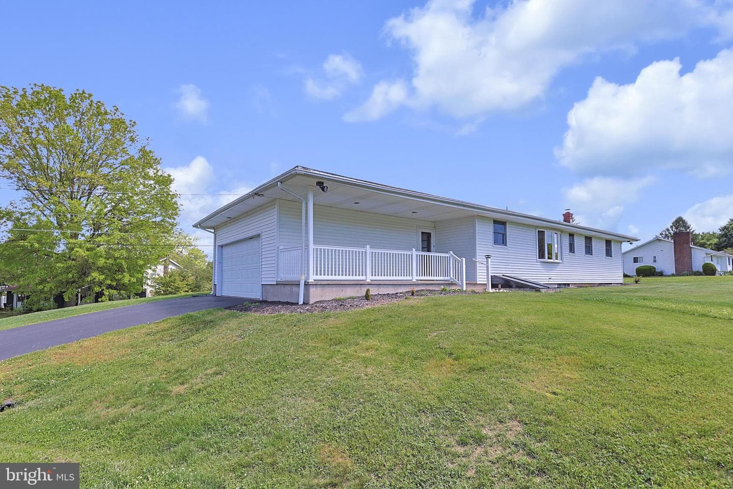1004 Maple Street photo 3