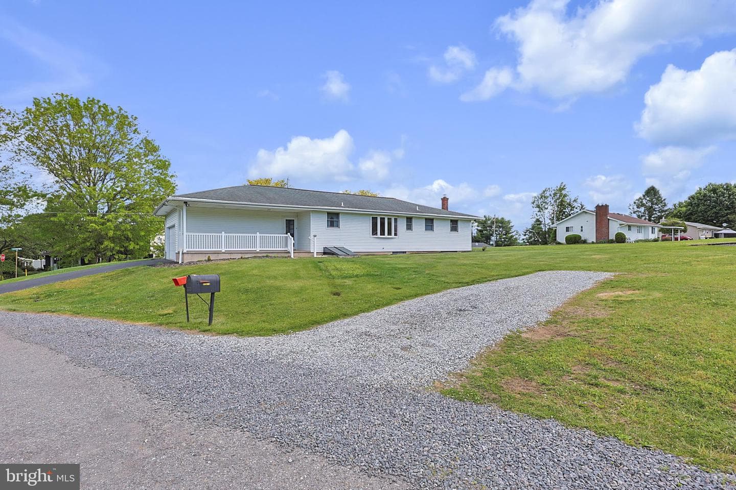 1004 Maple Street photo 4