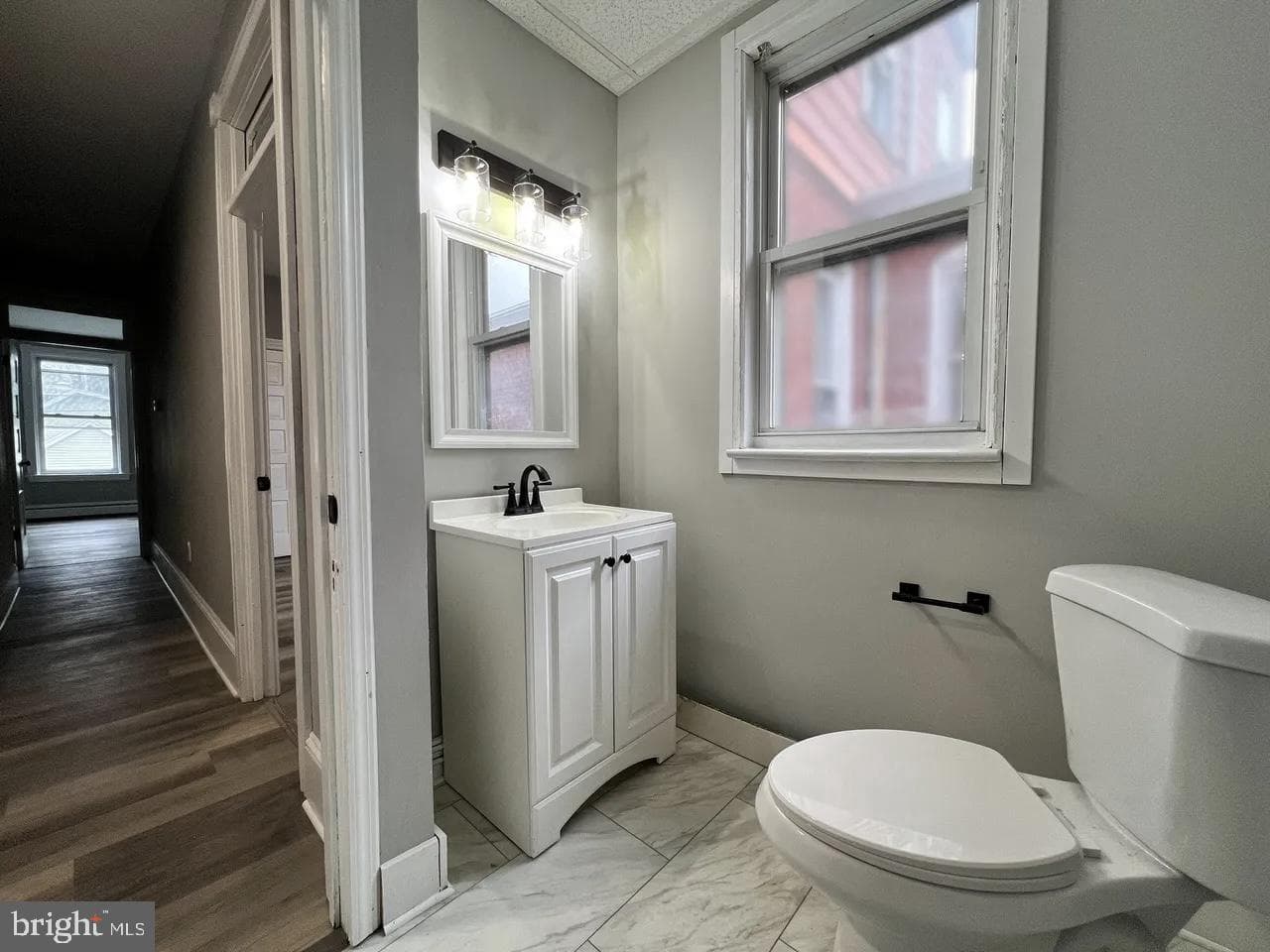 1502 W Norwegian Street photo 6