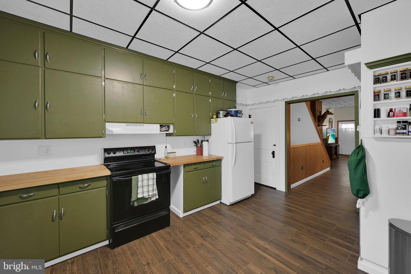 33 Avenue A photo 11