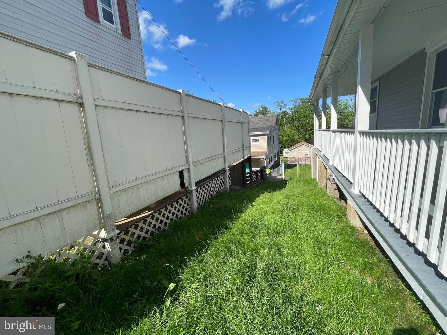 230 N Berne Street photo 28