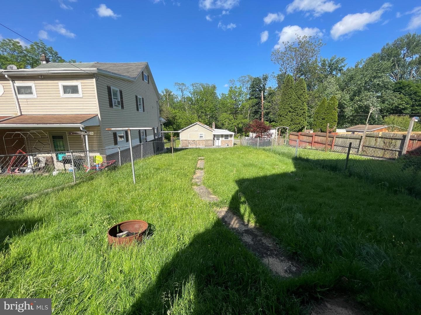 230 N Berne Street photo 30