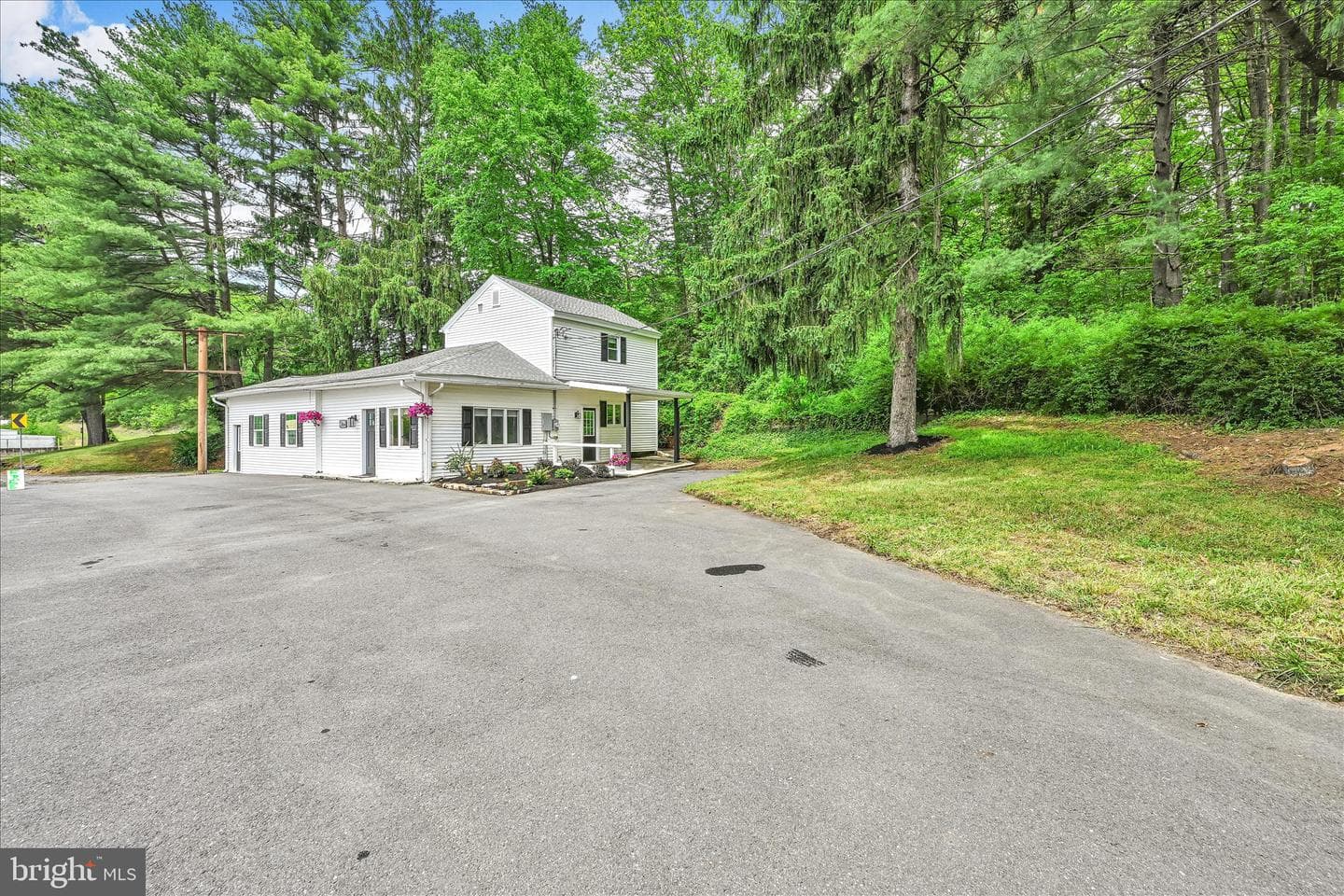 366 Valley St photo 24