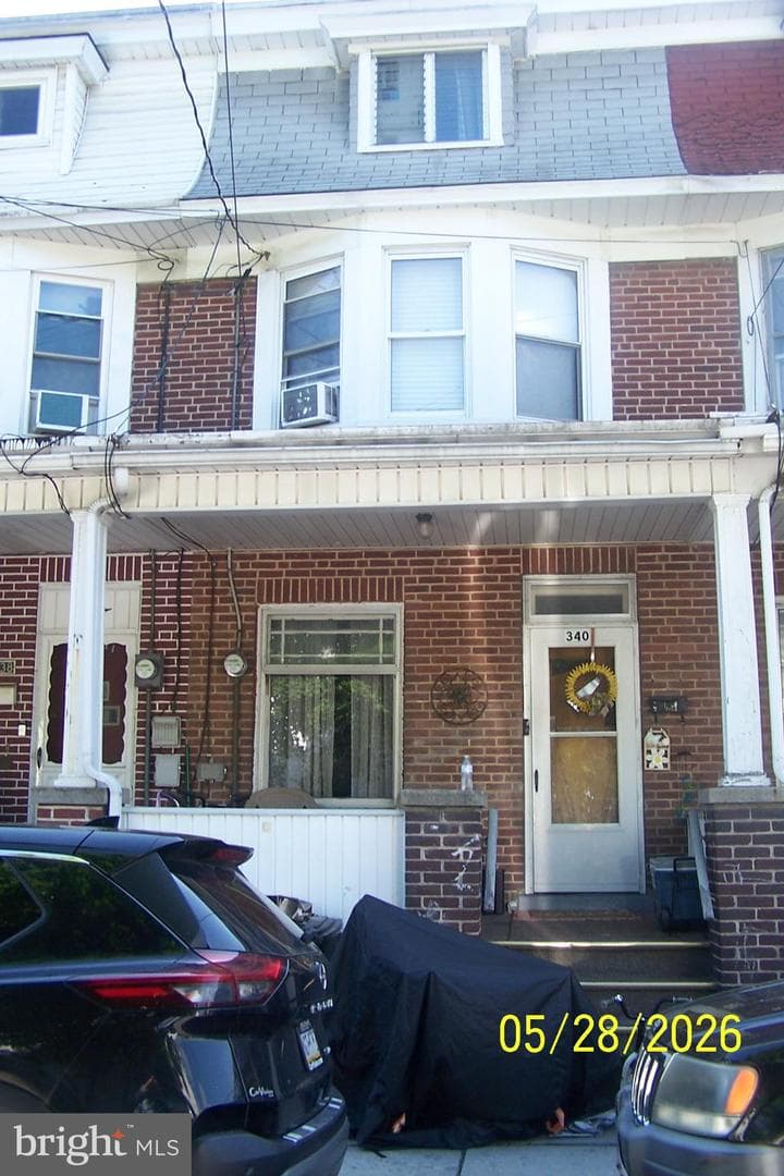 340 Clark Street photo 17
