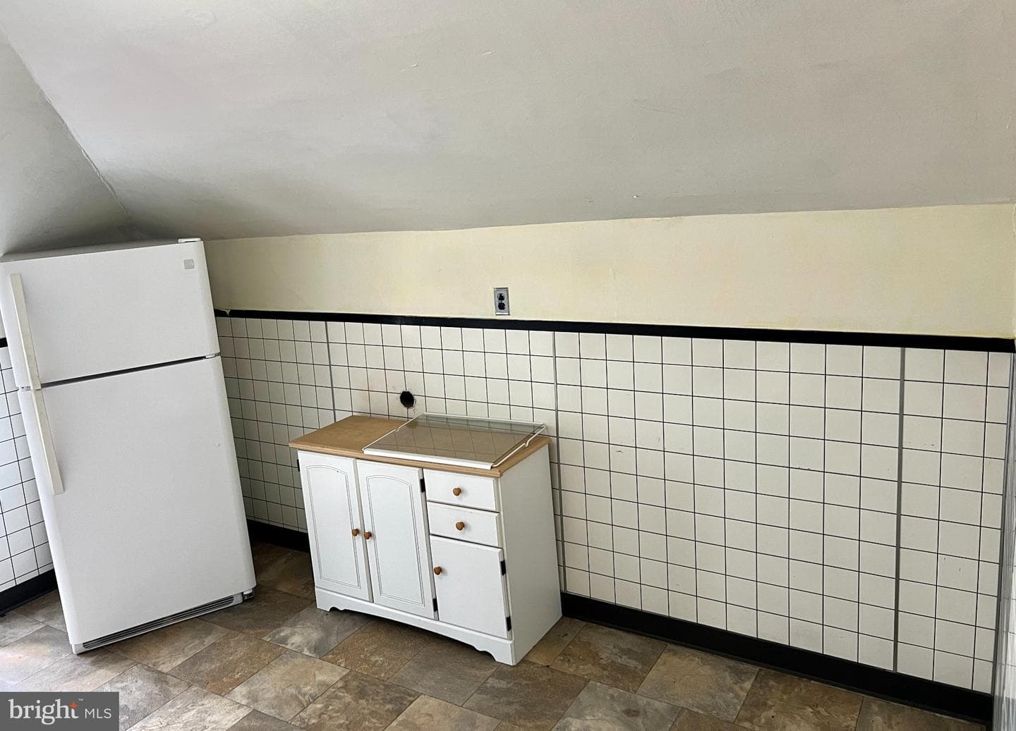 243 W Broad Street photo 60