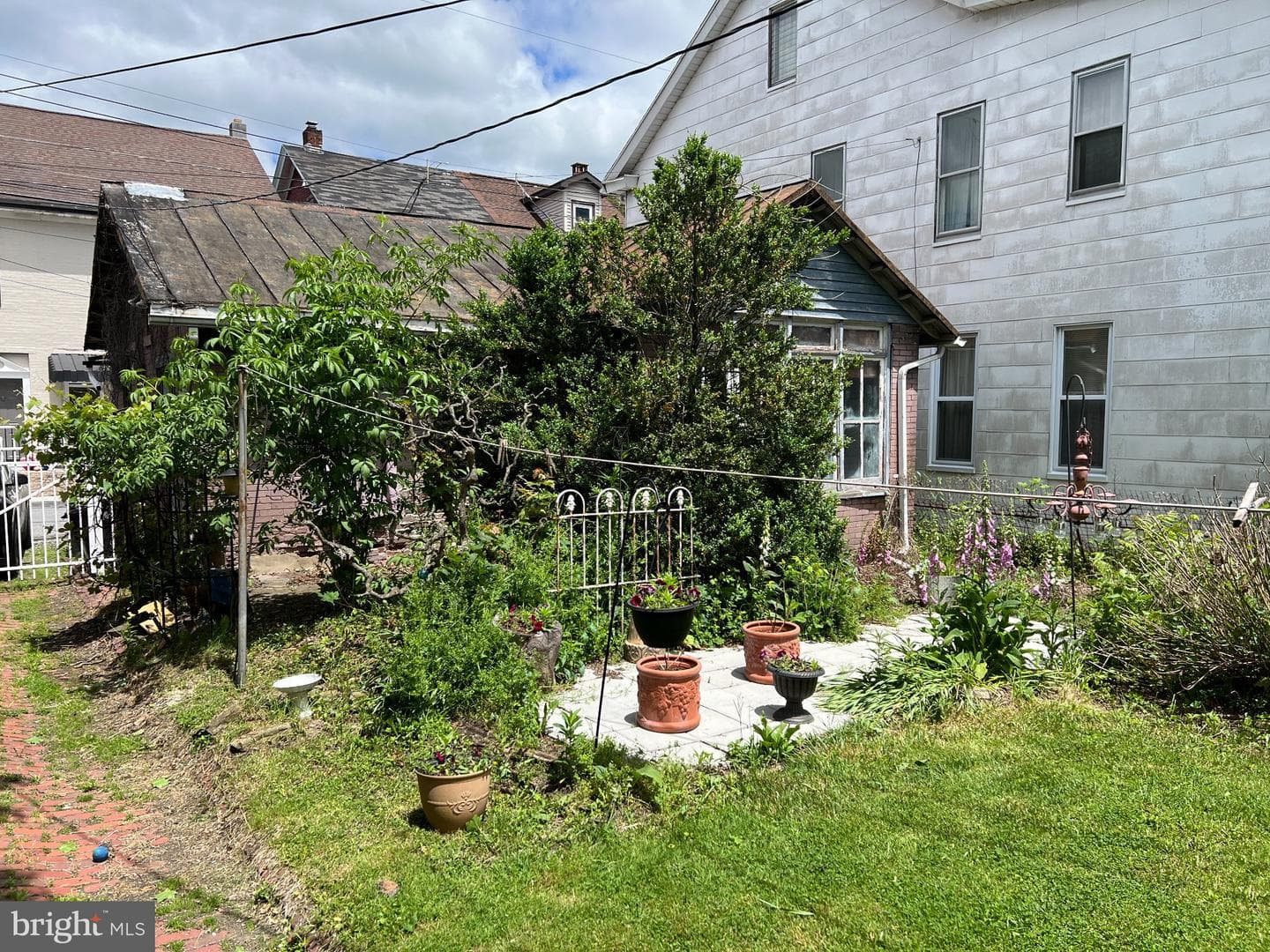 243 W Broad Street photo 71