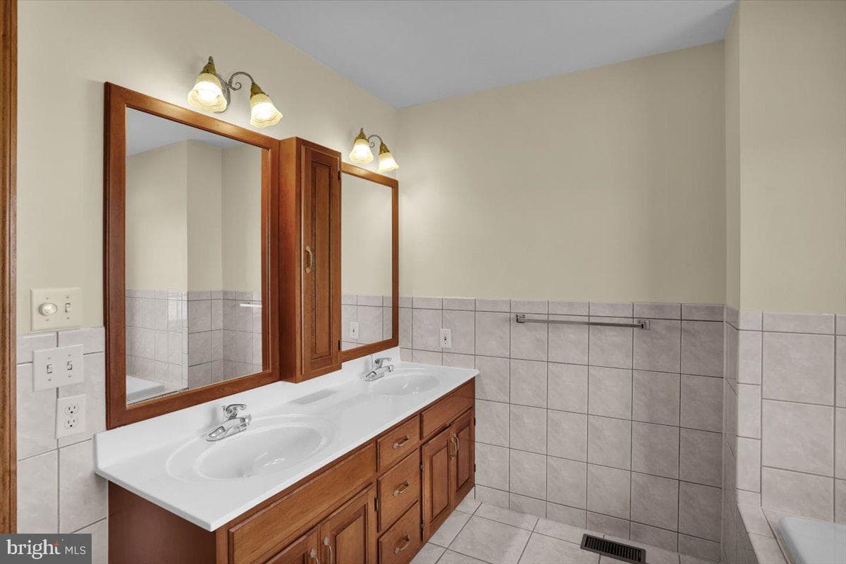 511 Summer Hill Road photo 35