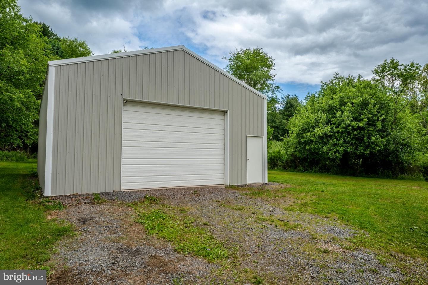 18 Ferndale Hill Drive photo 2