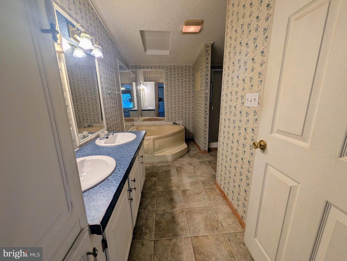180 St Clair Avenue photo 40