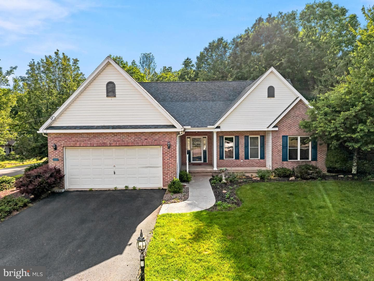 1 Pinewood Circle photo 3