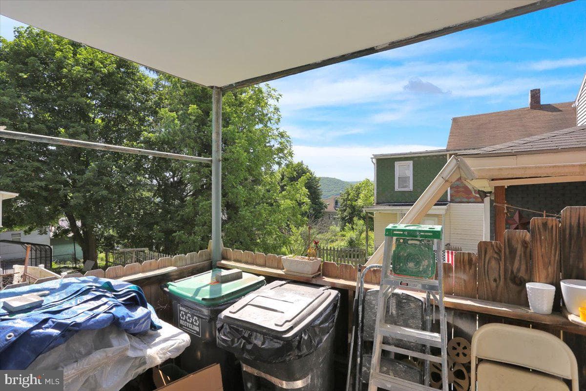 225 Fairview Street photo 26