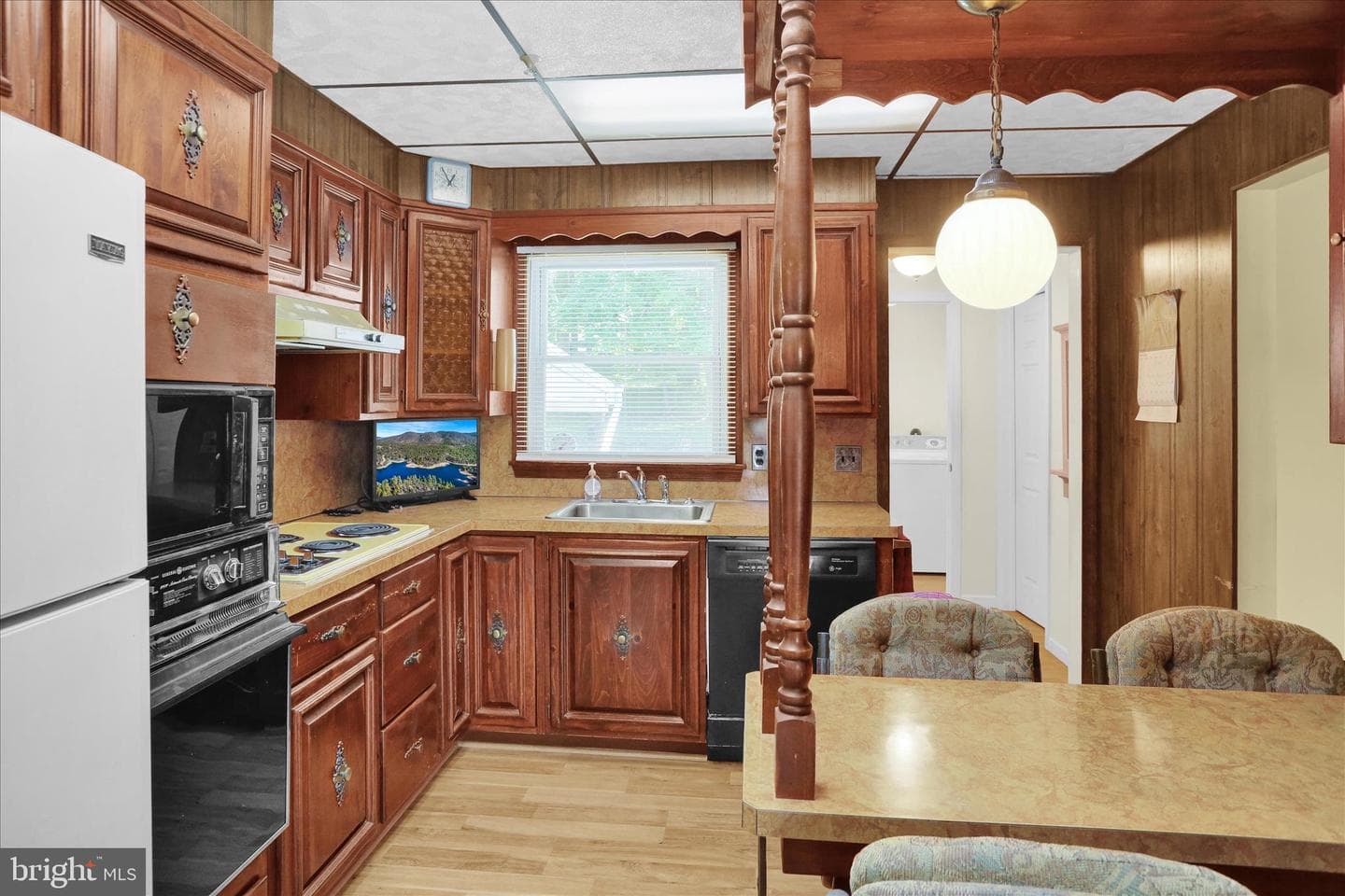 512 W Nicholas Street photo 13