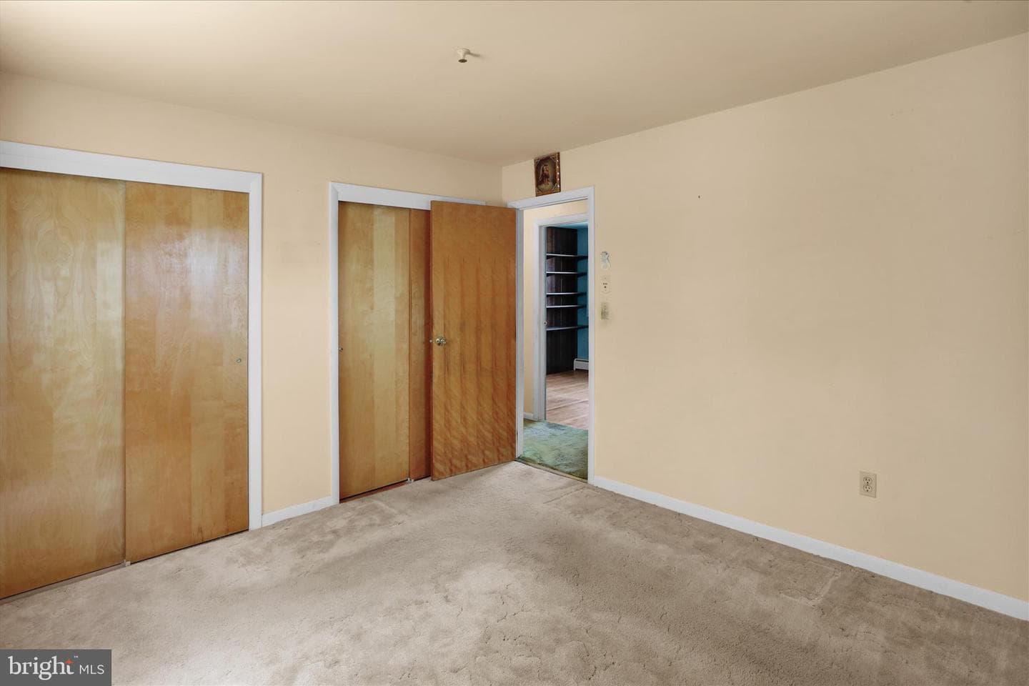 512 W Nicholas Street photo 19