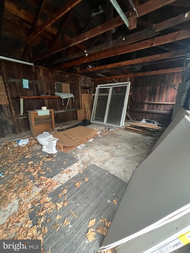 122 E Market Street photo 13