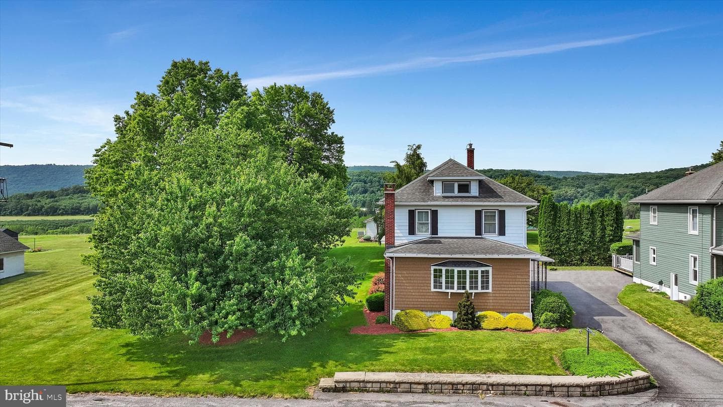 1056 E Main Street, Hegins