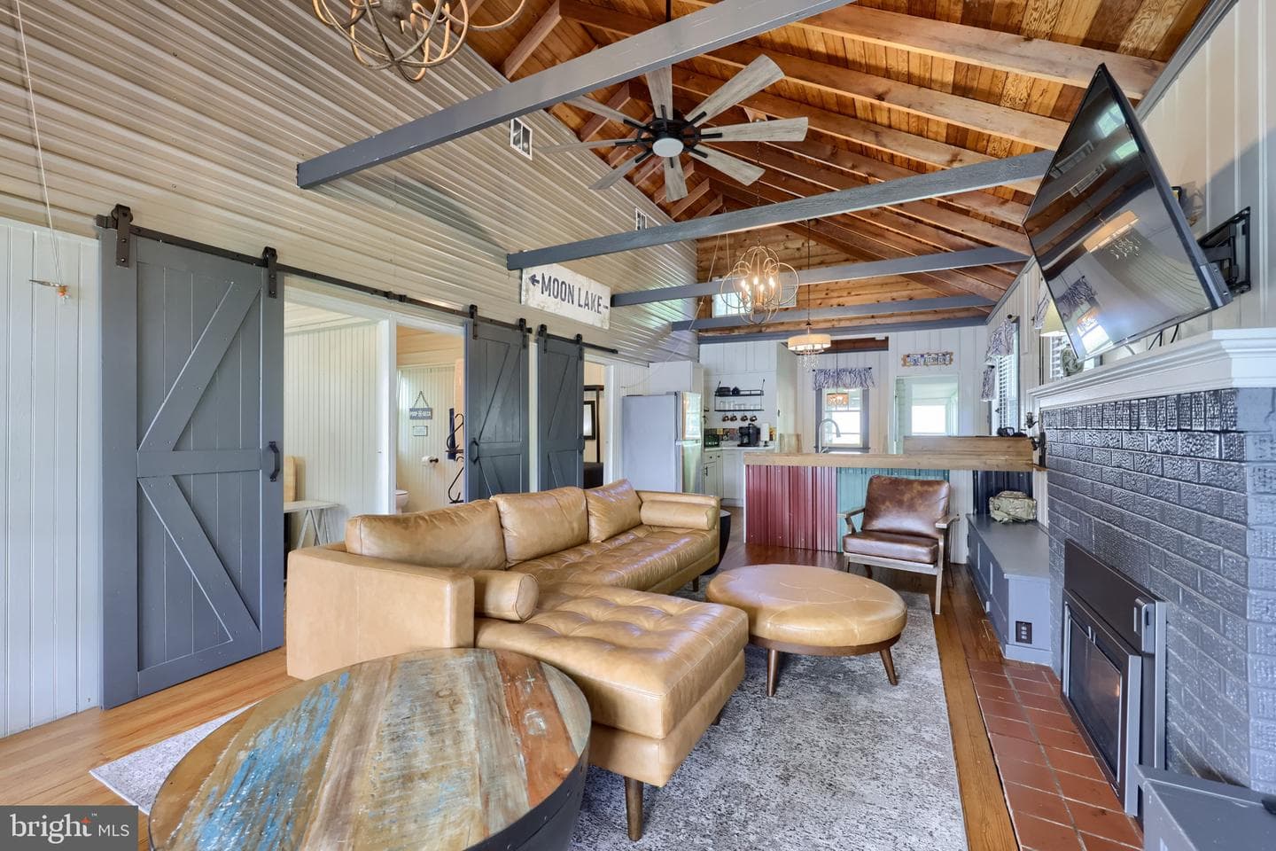 49 King Fisher Drive photo 32