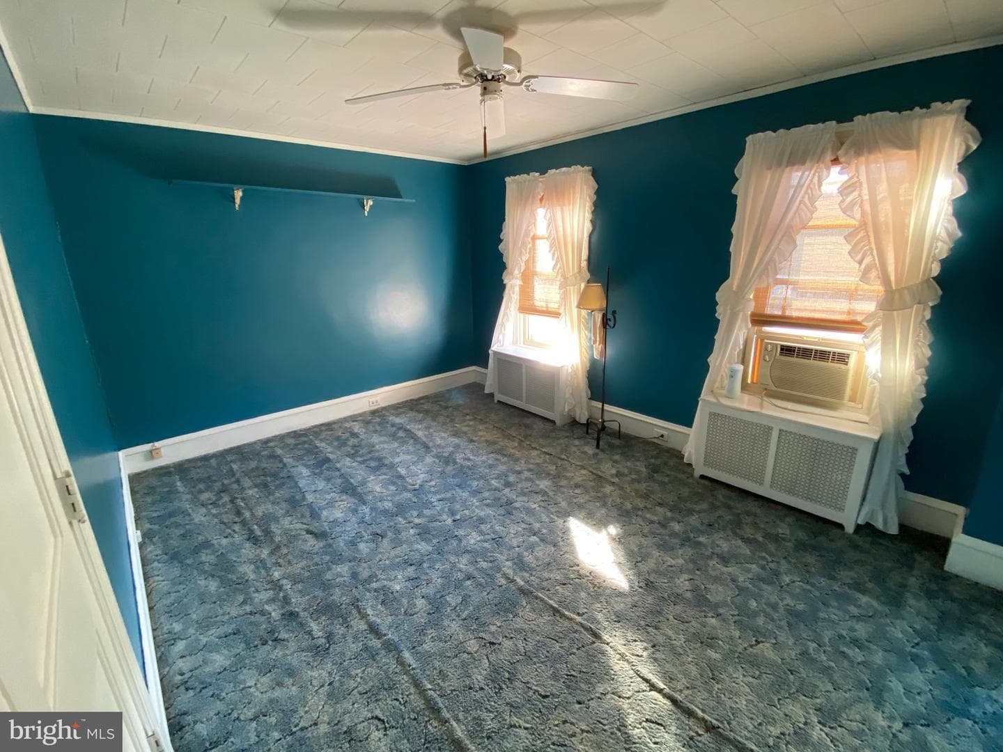 2076 W Market Street photo 16