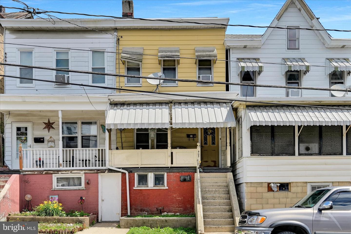405 S Saint John Street photo 3