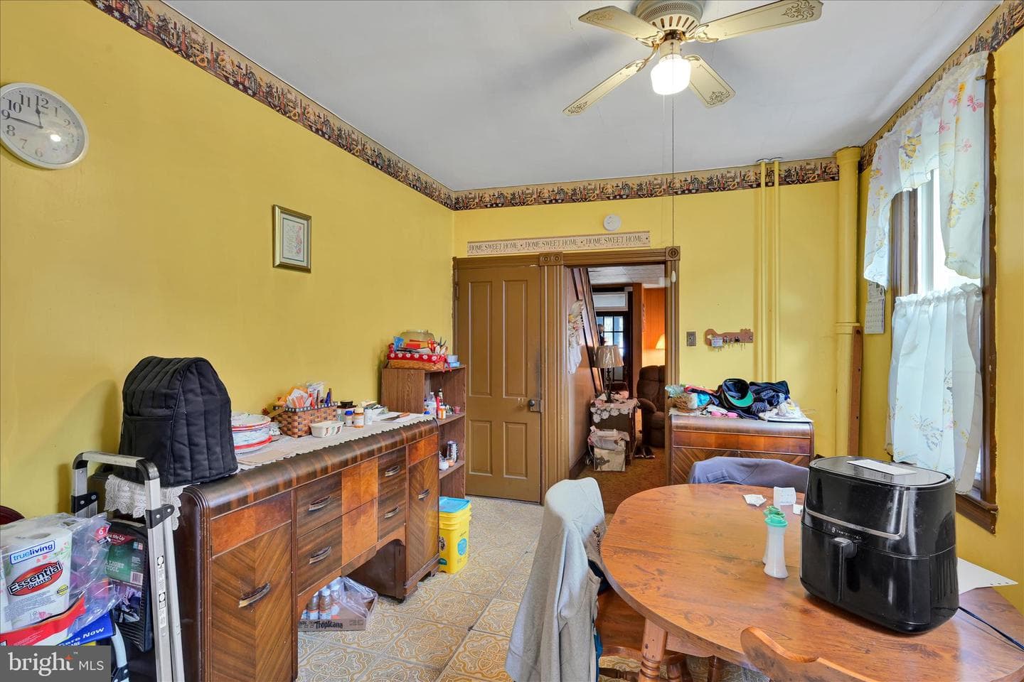 405 S Saint John Street photo 7