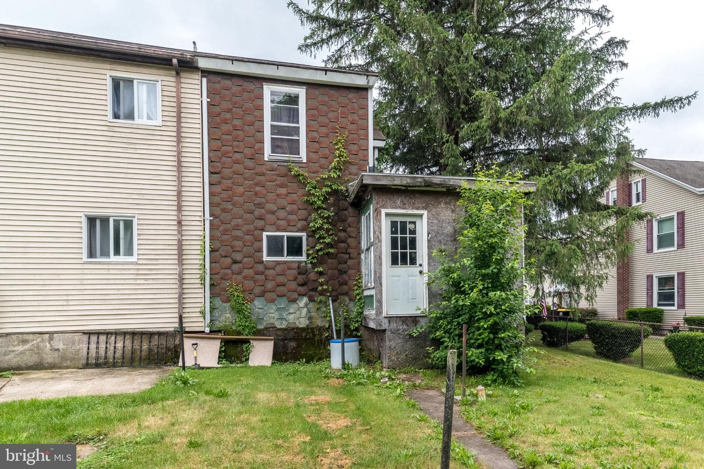 402 Hobart Street photo 32