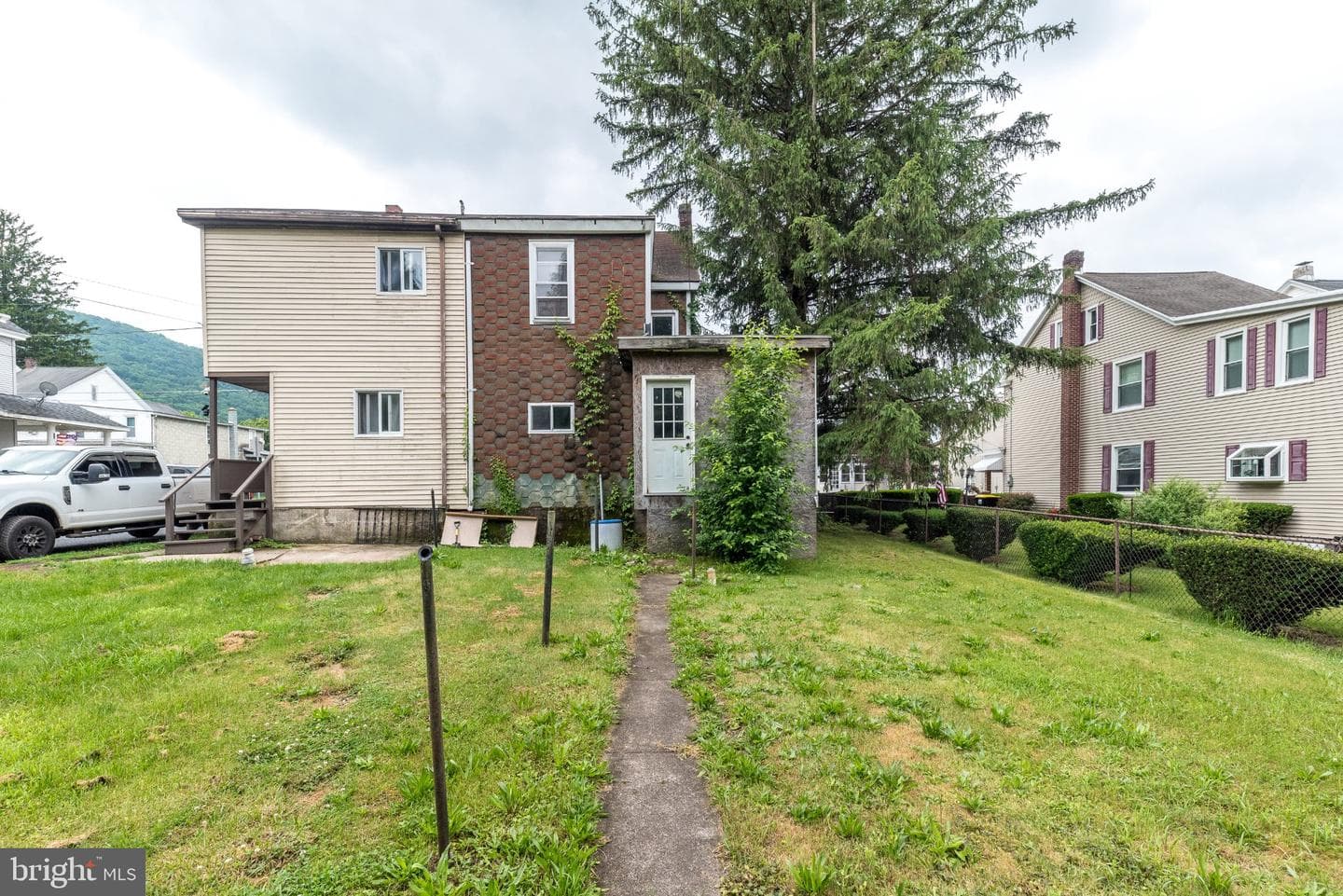 402 Hobart Street photo 34