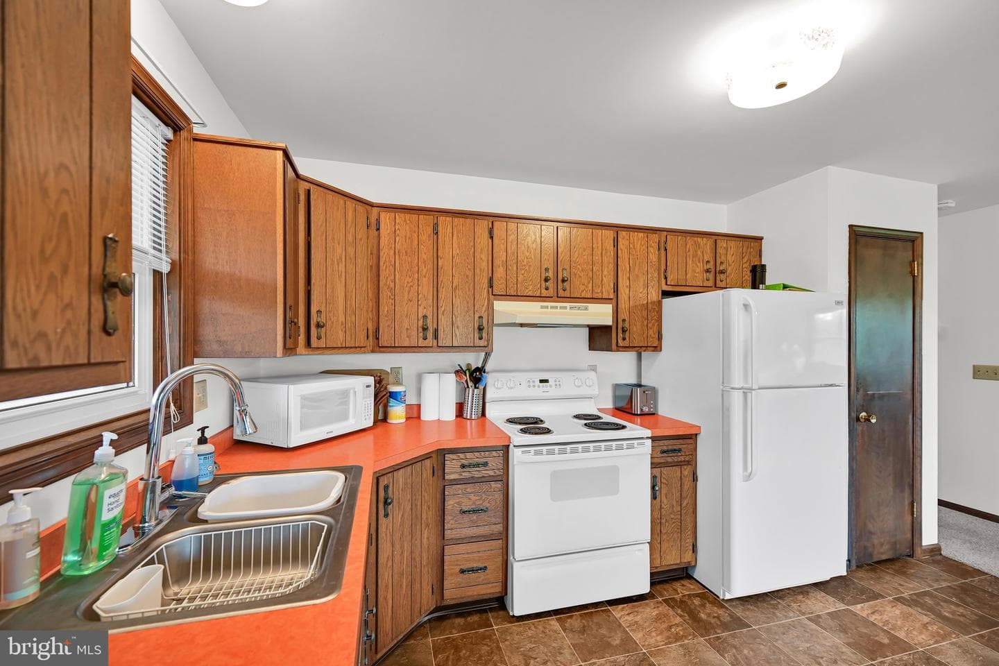 1933 Wynonah Drive photo 8