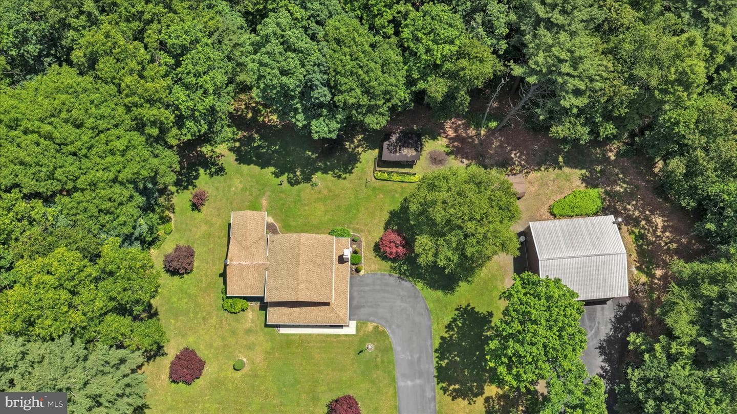 28 Pine Heights Drive photo 3