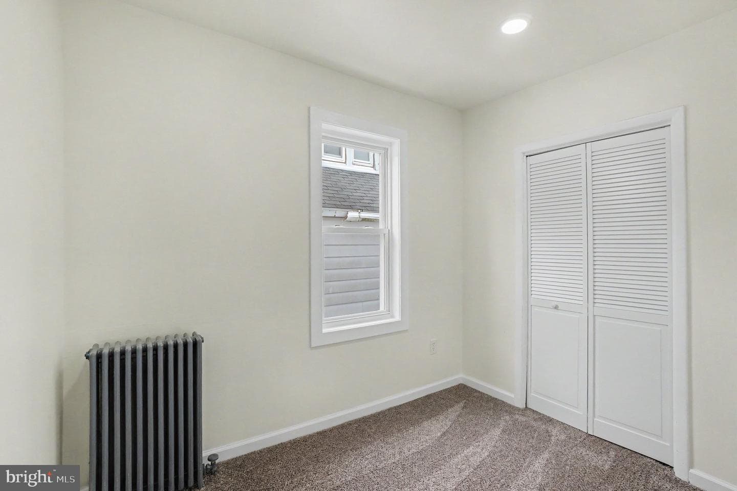 485 W Spring St photo 12