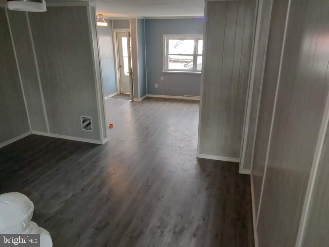 437 Morgan Avenue photo 8