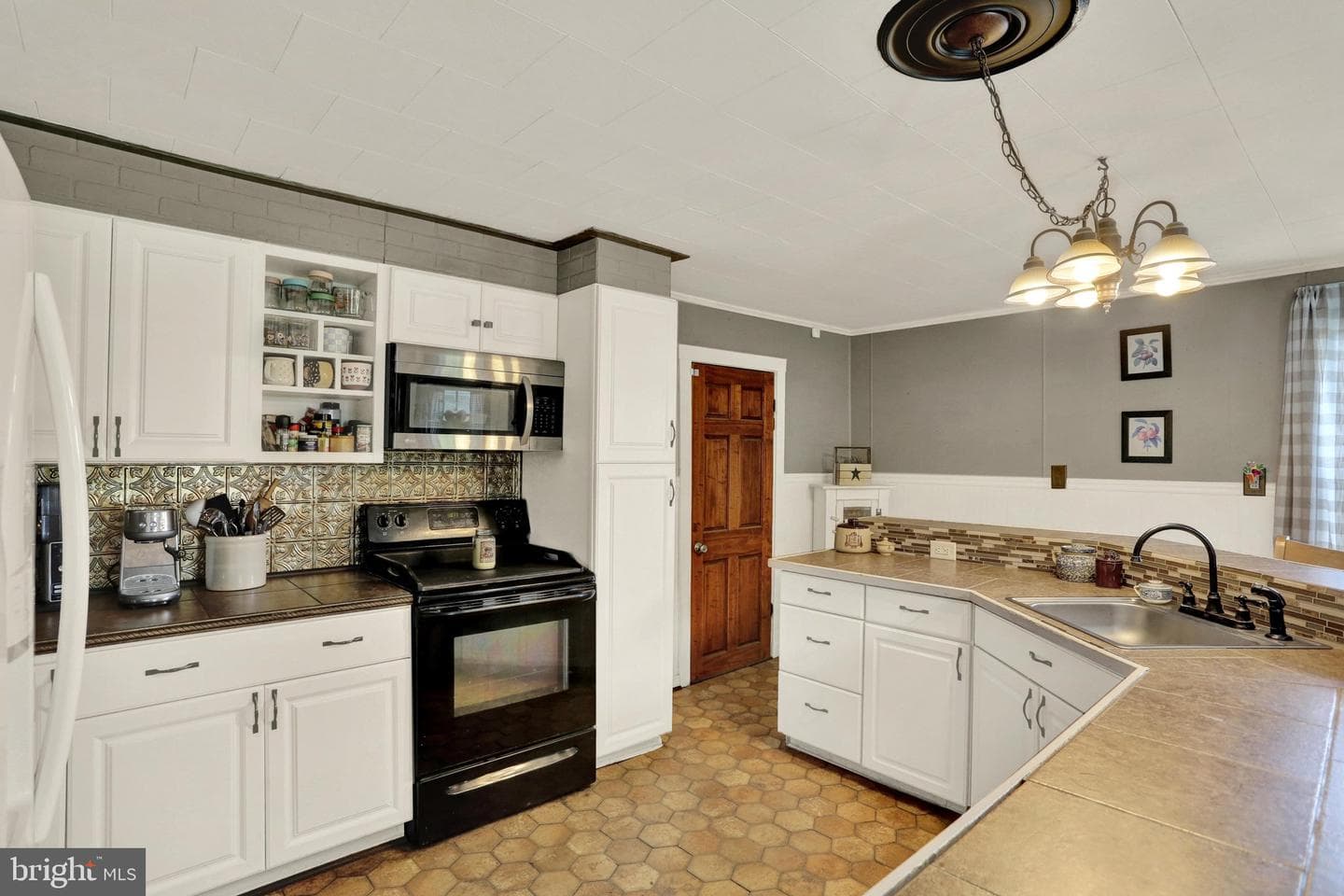 300 W Mifflin Street photo 16