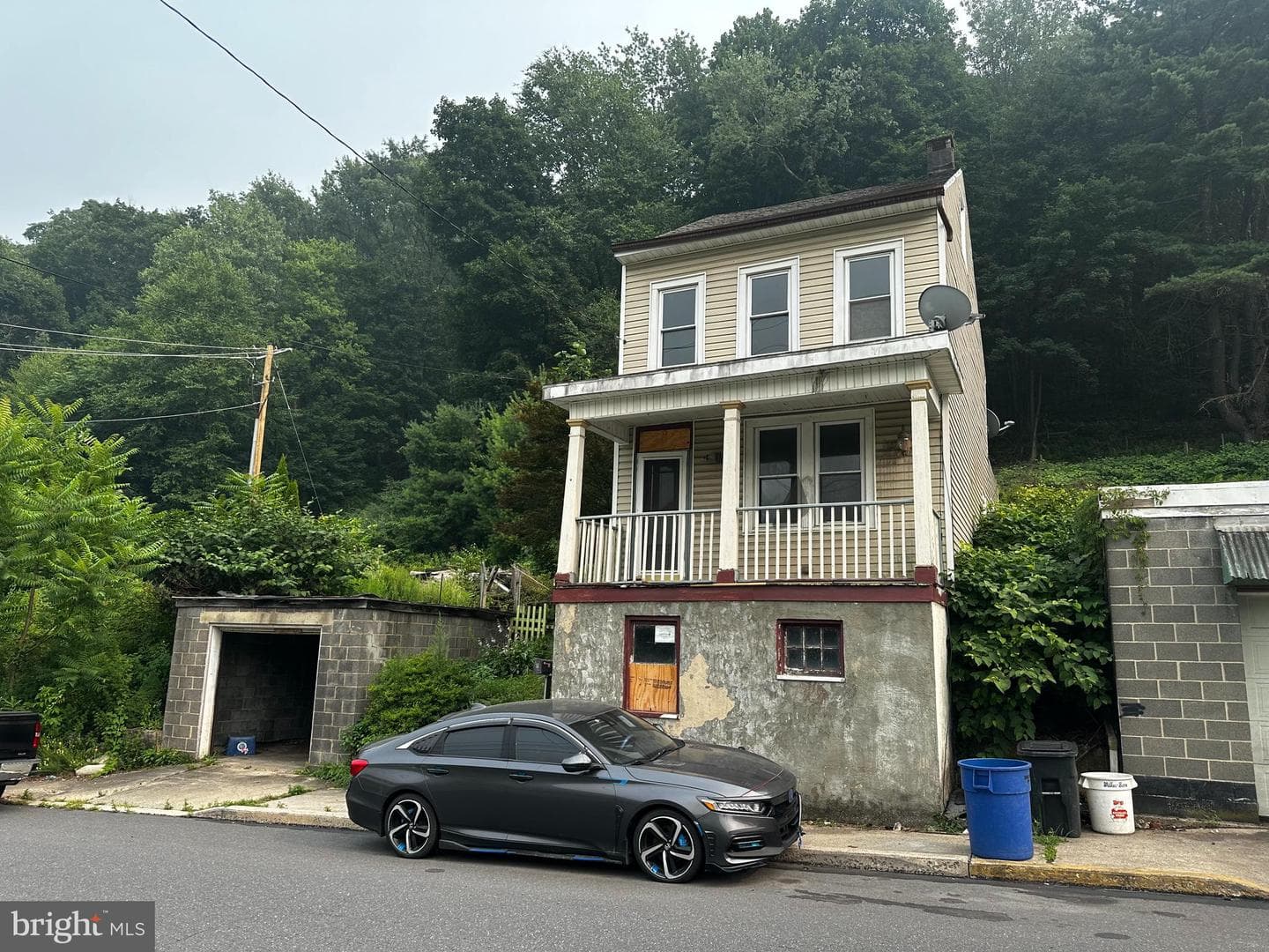 415 Peacock Street photo 1