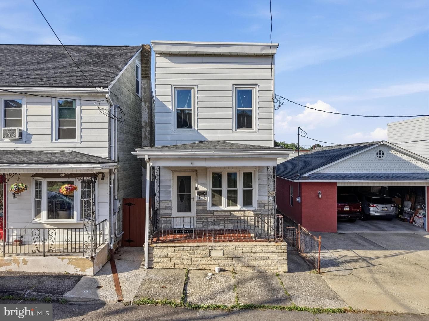 32 Clay Street, New Philadelphia