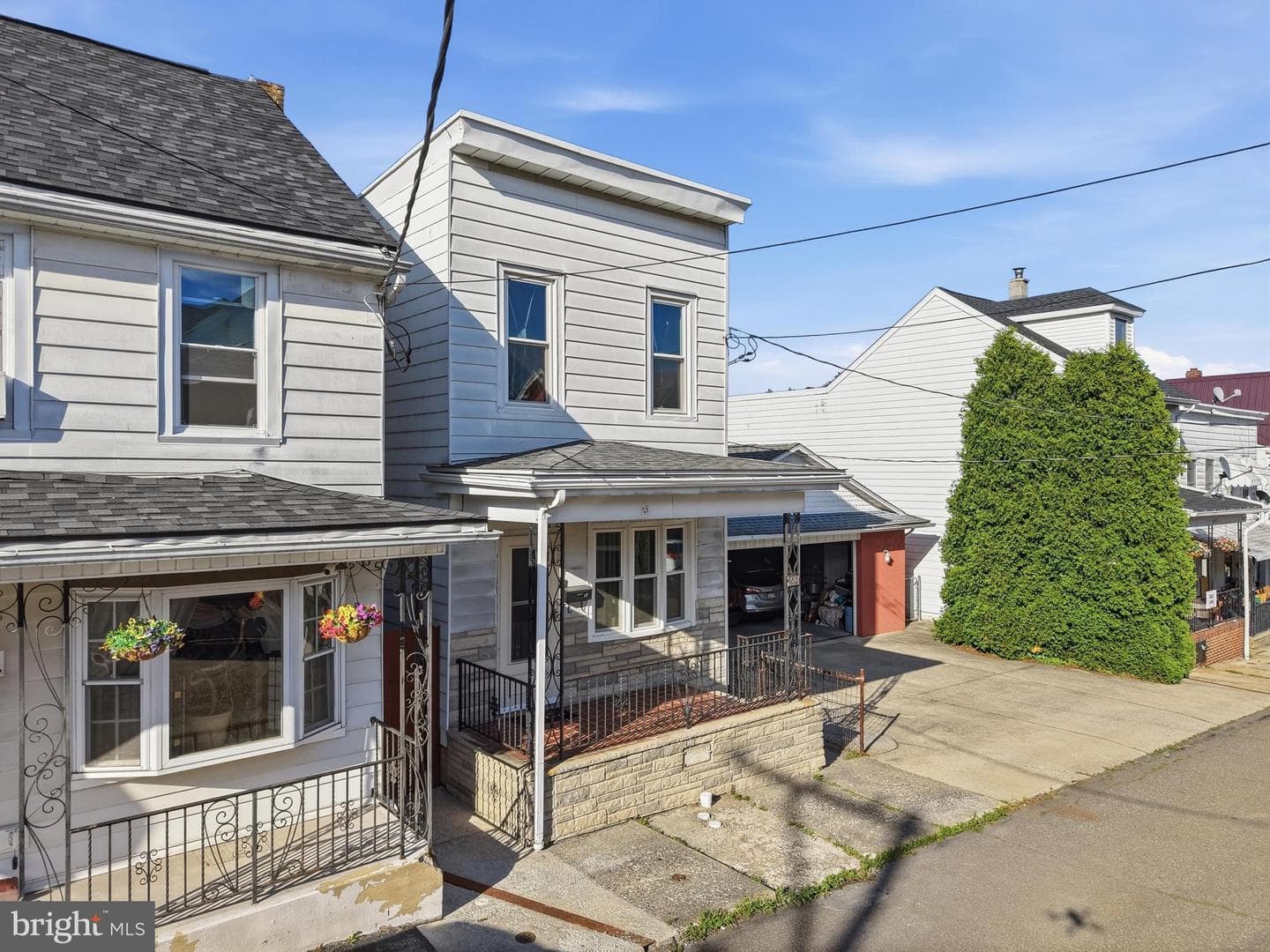 32 Clay Street, New Philadelphia