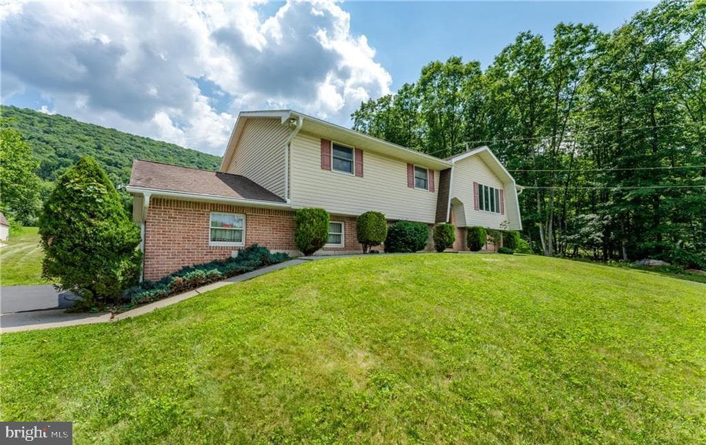 590 Airport Road, Ashland