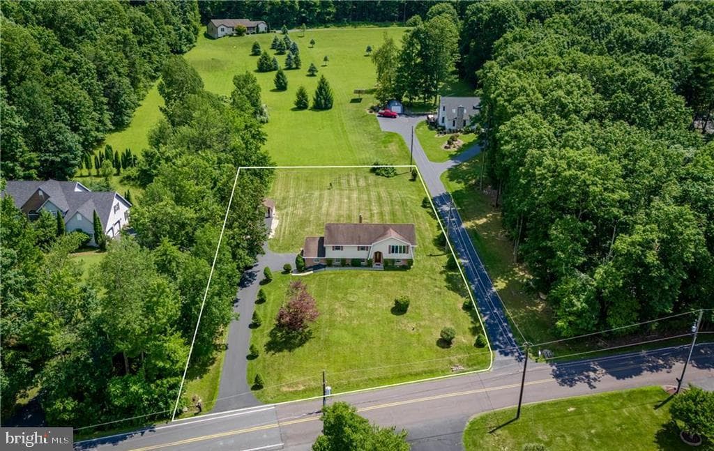 590 Airport Road photo 48