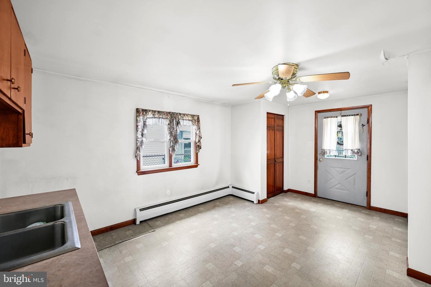 212 N Nichols Street photo 14
