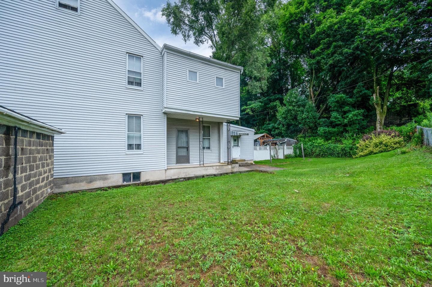 118 W Railroad Street photo 5