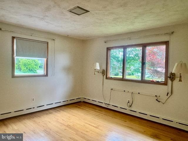 530 W Nicholas Street photo 28