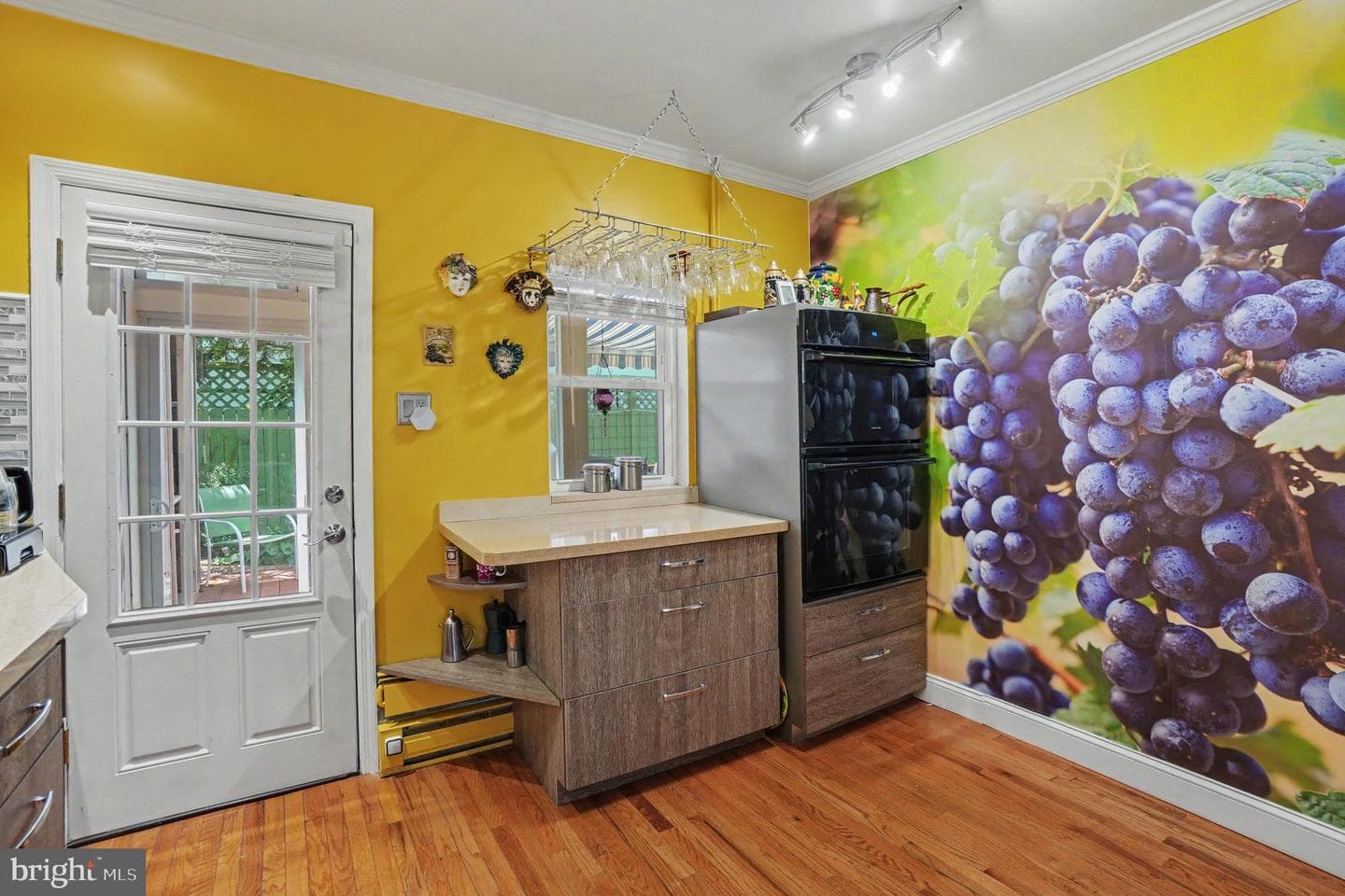 214 N Jardin Street photo 12