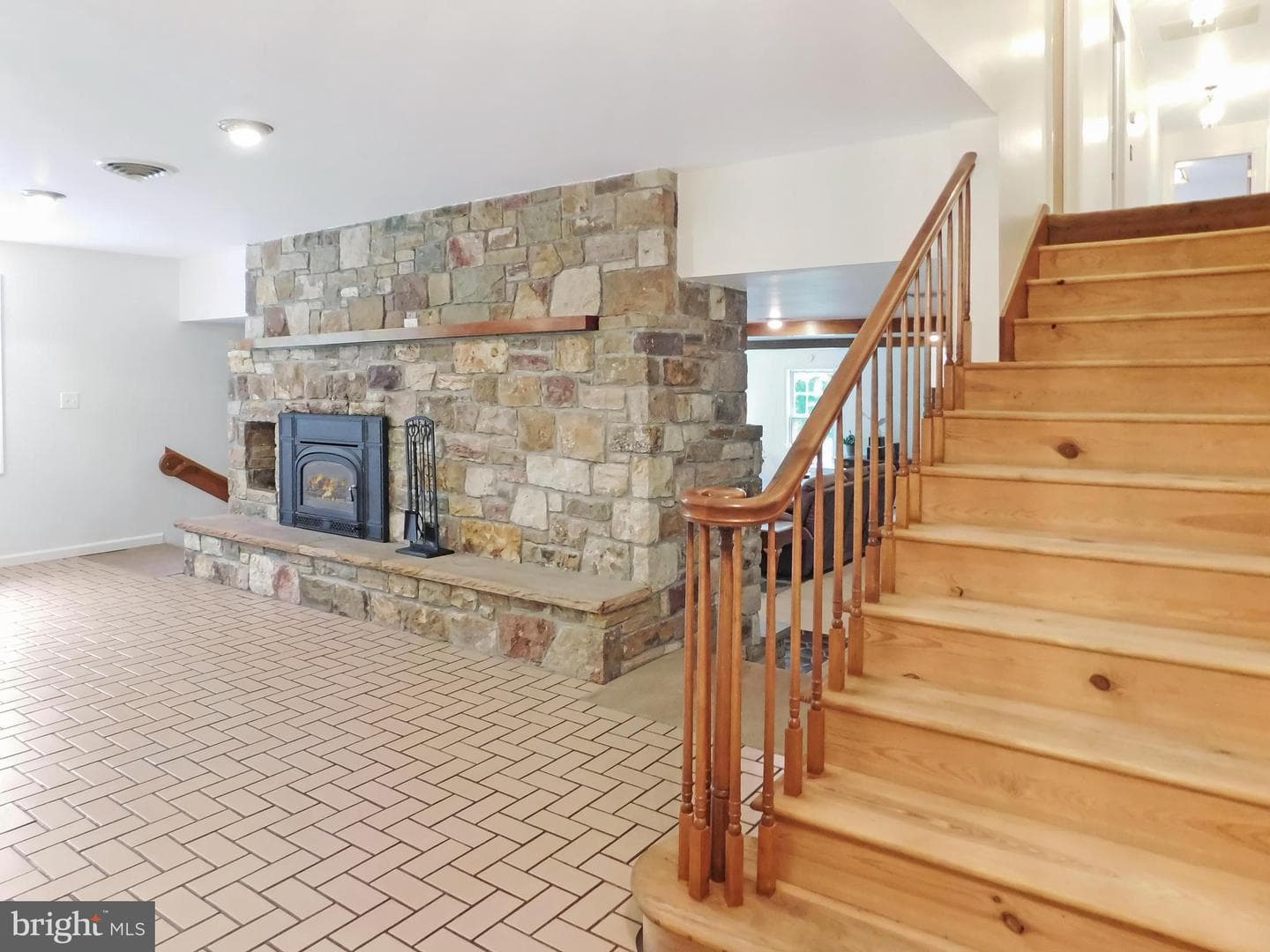 7 Ryan Avenue photo 22