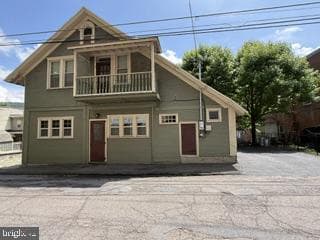 8 N 4th Street photo 4