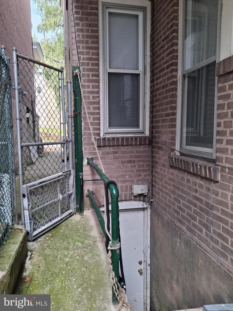 210 S 9th Street photo 5