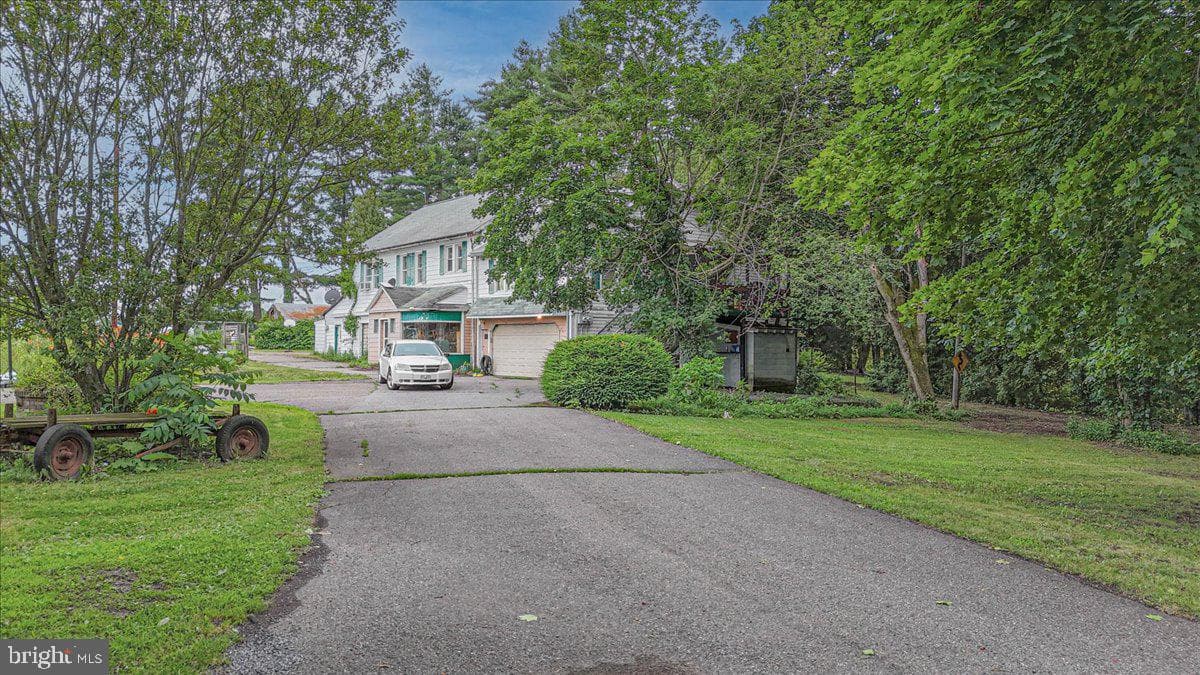 175 Marian Avenue photo 9